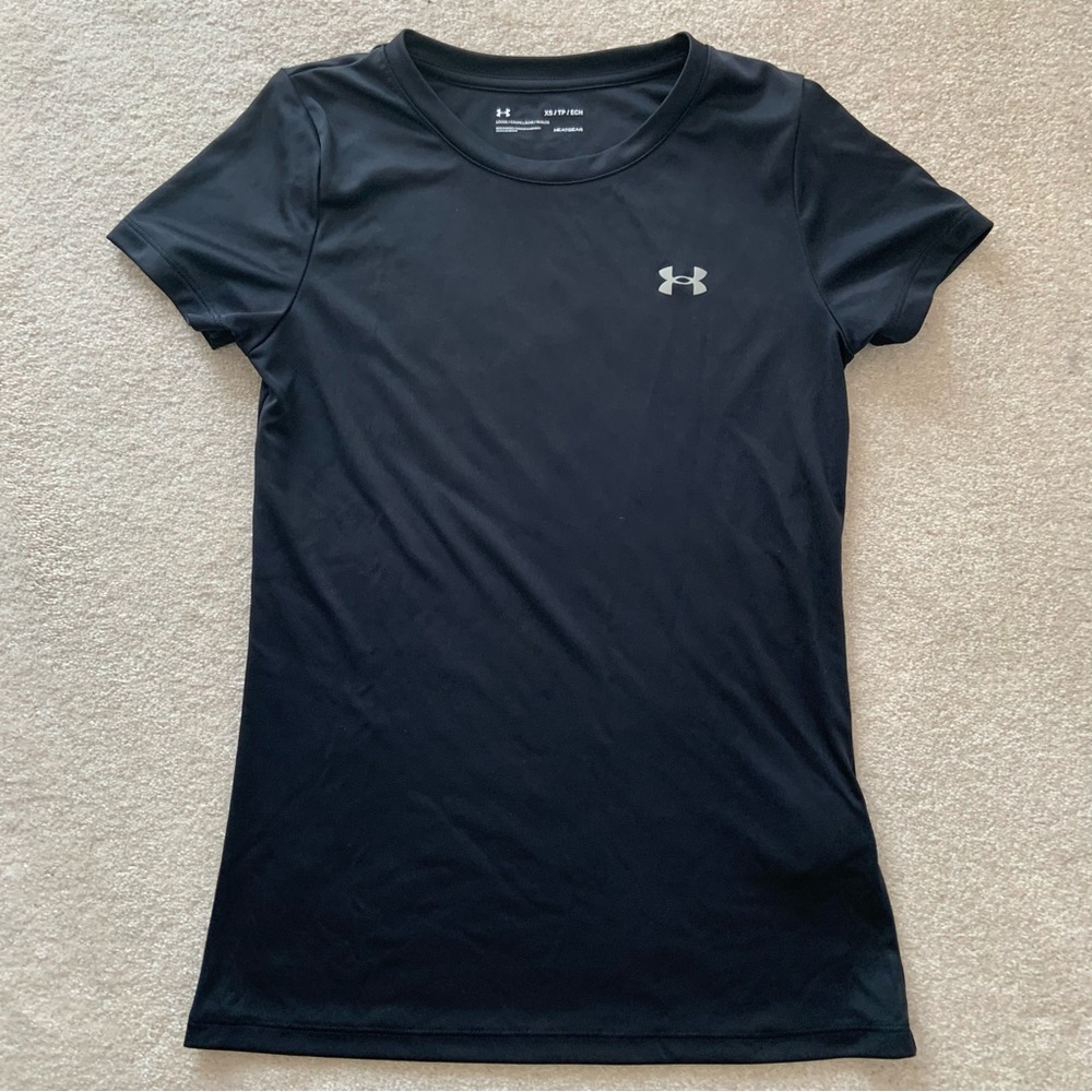 Under Armour Basic Black Tee Shirt Layer